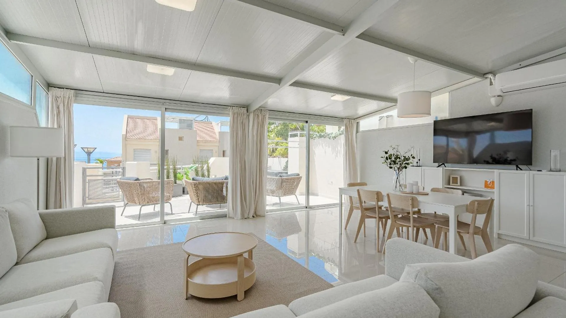 2Bdr Apt With Terrace In Puerto De Santiago Puerto de Santiago  Daire